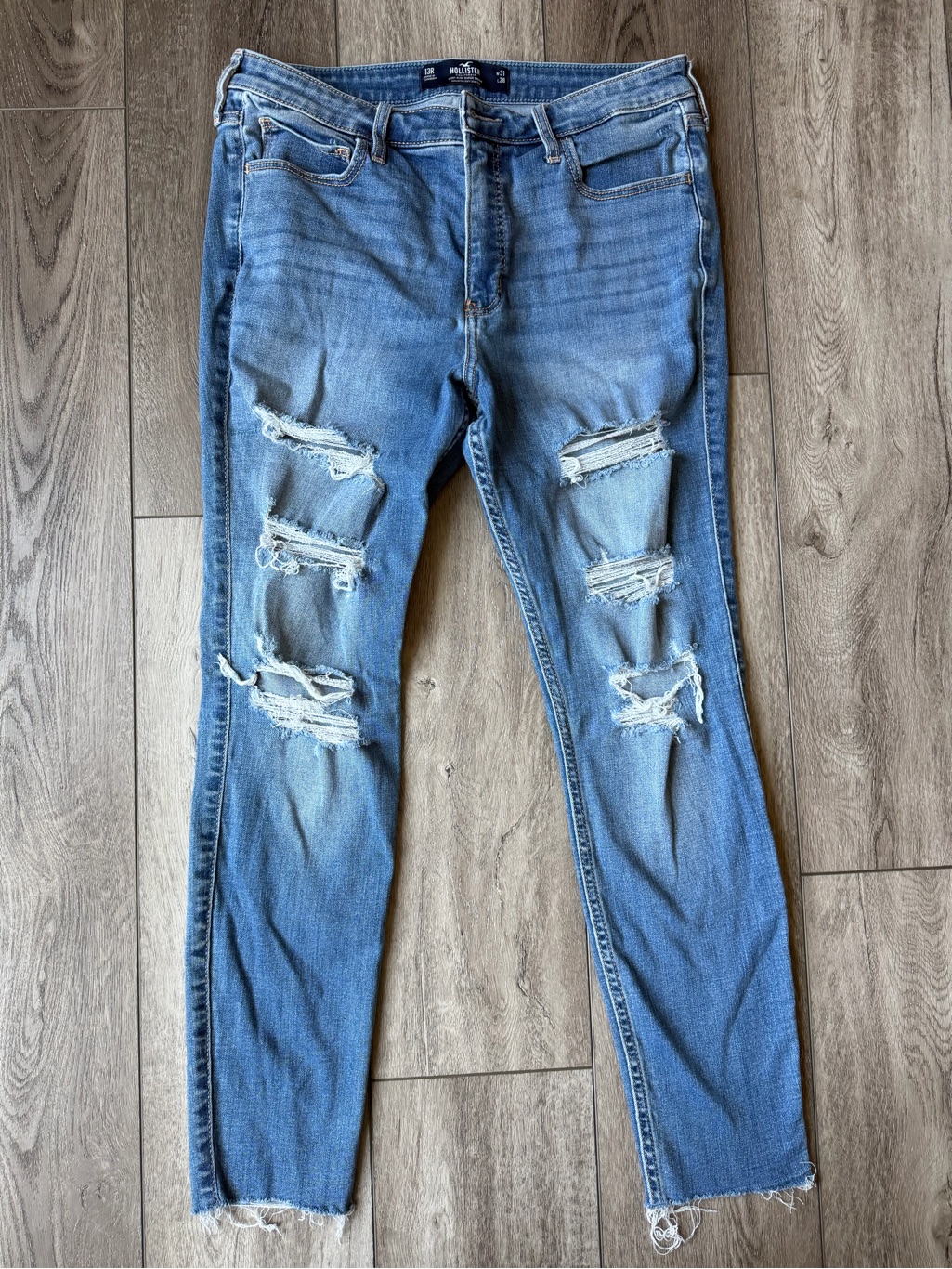 Hollister- High Rise Super Skinny Distressed Jeans (31x28)